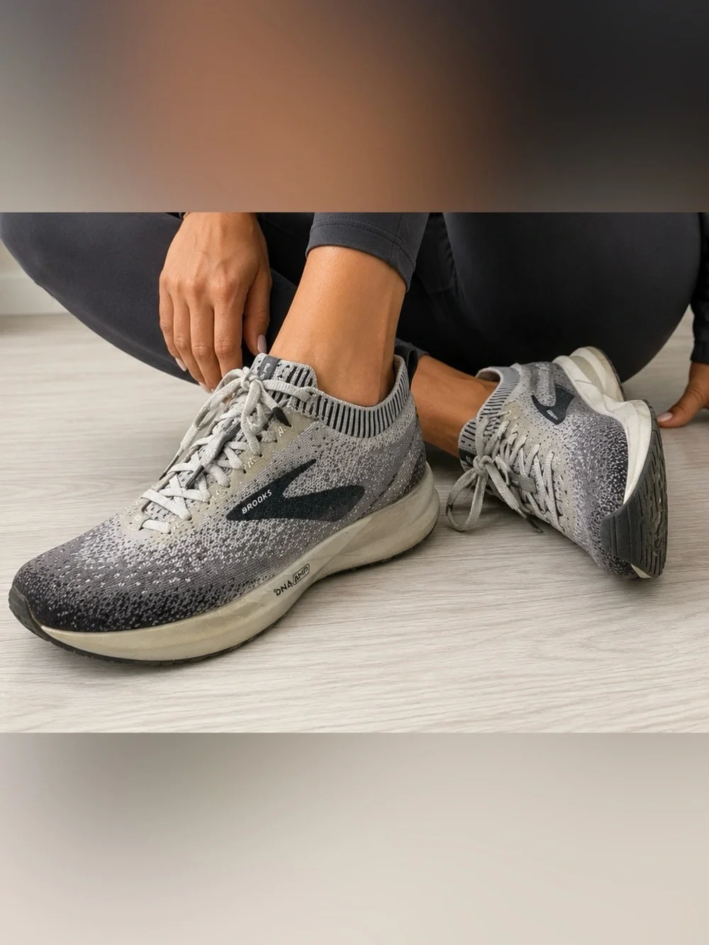 Brooks Levitate 2 running shoes women’s size 10 gray white athletic sneakers
